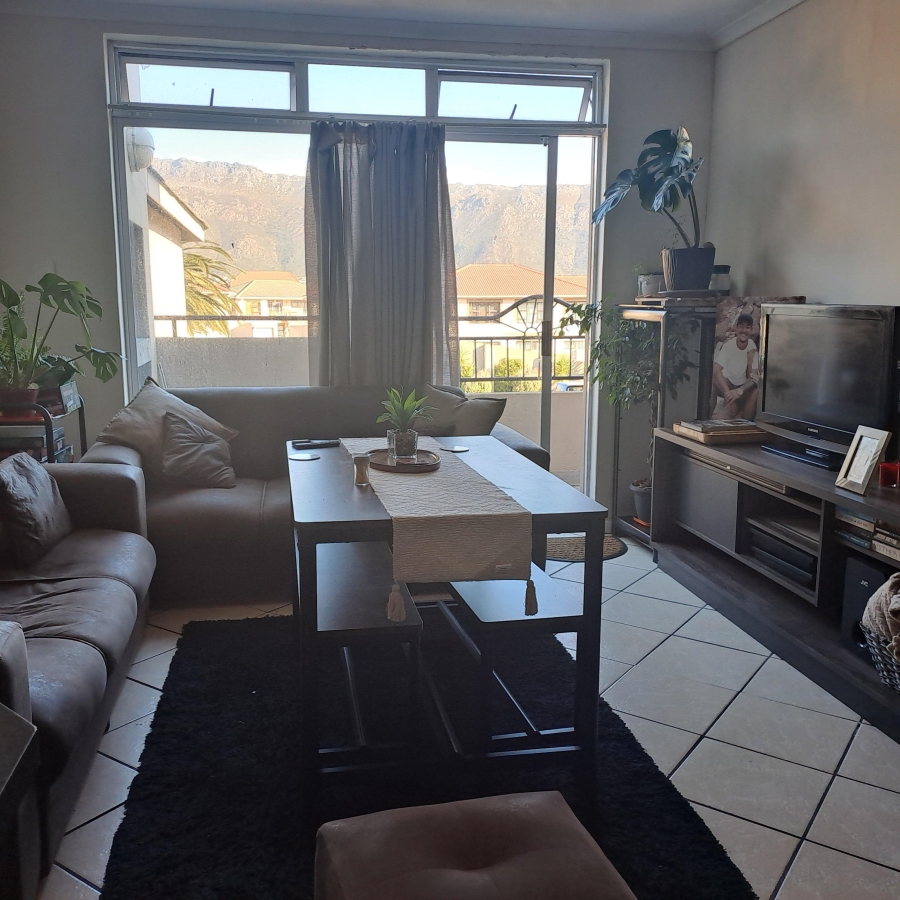 2 Bedroom Property for Sale in Whispering Pines Western Cape